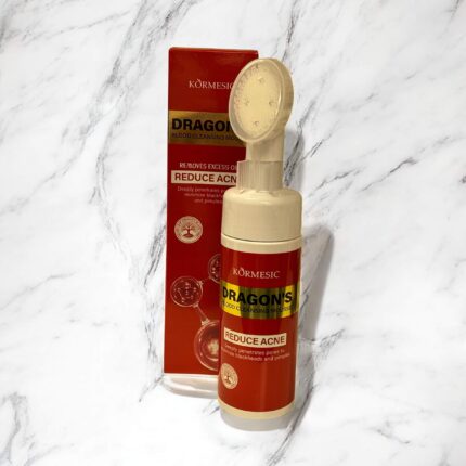 PIANKA DO MYCIA TWARZY Z SILIKONOWĄ SZCZOTECZKĄ SMOCZA KREW KORMESIC