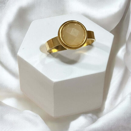 Pierścionek regulowany złoty stal chirurgiczna beżowe oczko