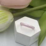 Pierścionek stal chirurgiczna ceramiczny cienka różowa obrączka 10 (994)